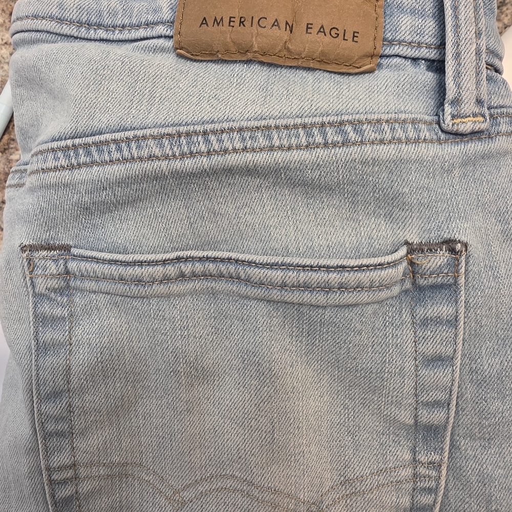 American Eagle Outfitters Men's Light Denim Jeans